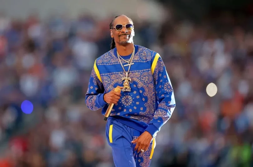 How to Style in Snoop Dogg Bandana Tracksuit From Super Bowl-min