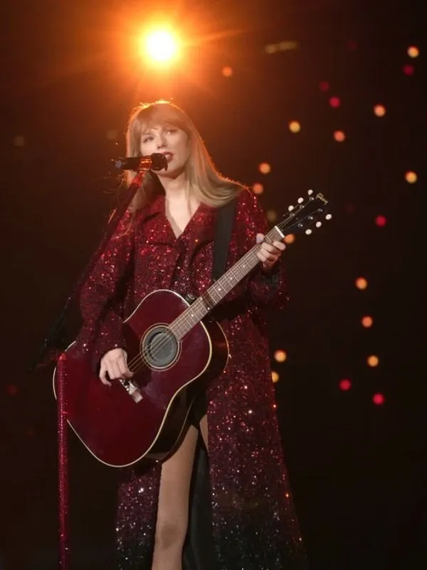 Taylor Eras Red Coat Trench Sequin Tour The 2023 Swift