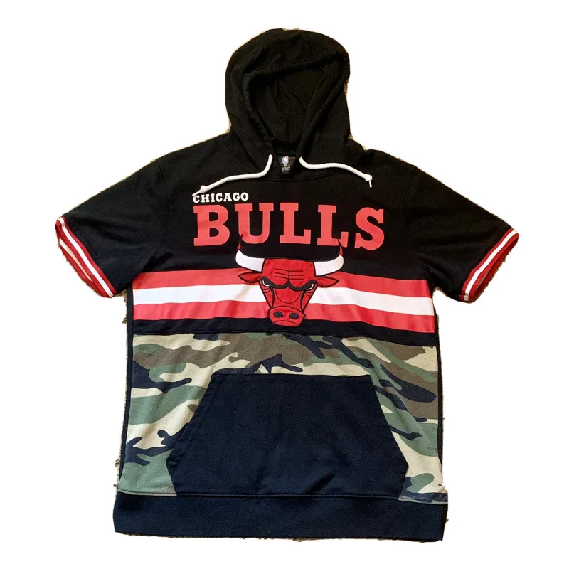 short sleeve hoodie bulls