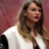 Taylor Swift wears boyfriend Travis Kelce's letterman jacket to Chiefs vs. Bengals