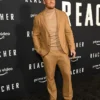 Reacher S01 Jack Reacher Brown Blazer closeup