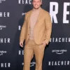 Reacher S01 Jack Reacher Brown Blazer left